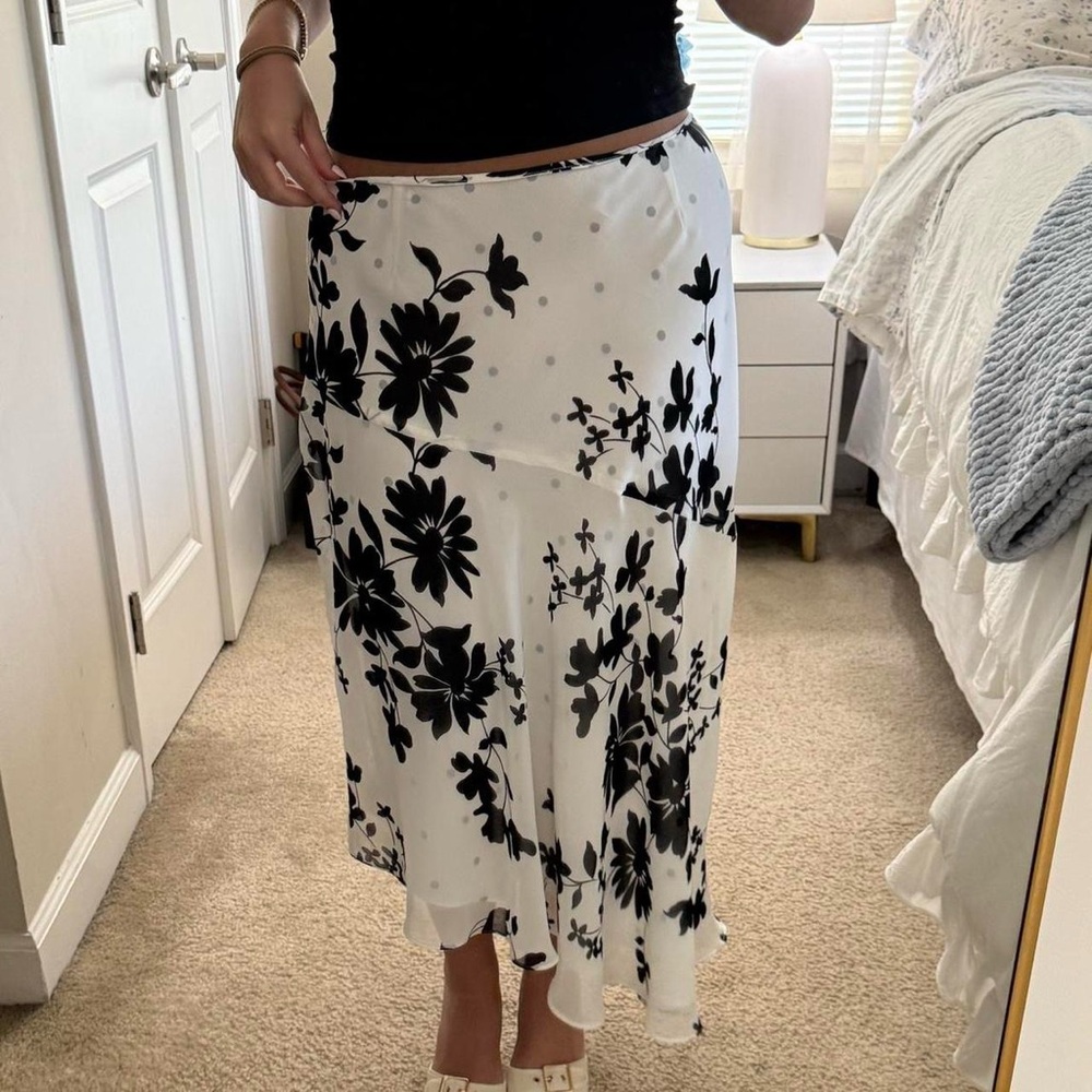 Bandolino Asymmetrical Black and White Floral Skirt